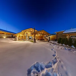 Mountain Hawk Park Villa